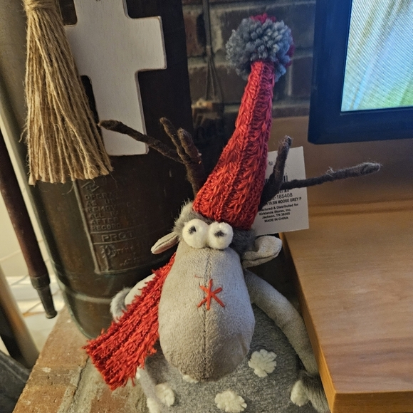 Christmas Reindeer Shelf Sitter NEW from Kirkland's. 19.5" - Picture 3 of 5